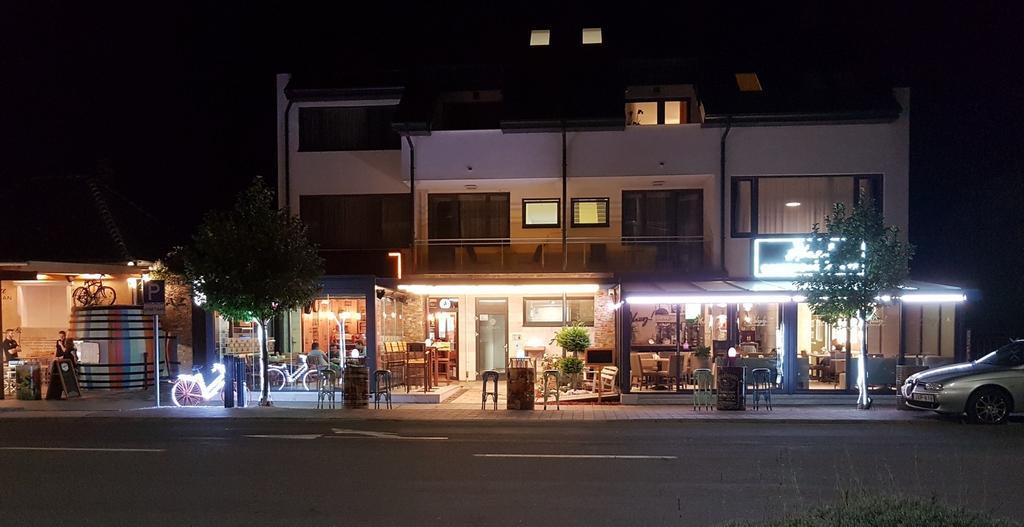 Zafir Sziget Apartman Sárvár Exterior foto